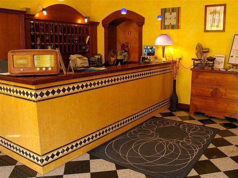 Hotel Postumia Доссобуоно Екстер'єр фото