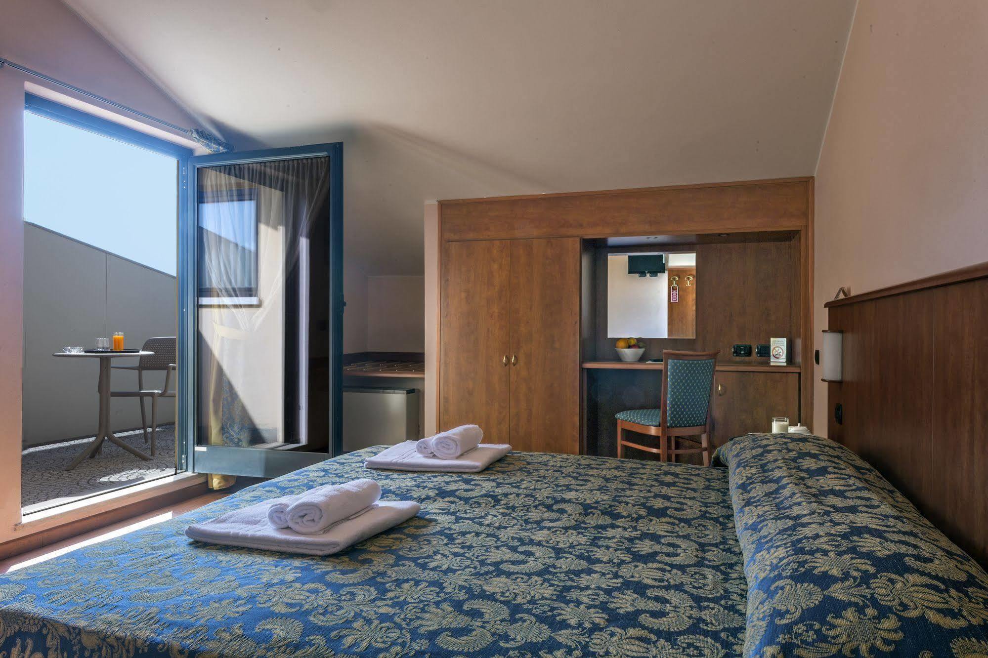 Hotel Postumia Доссобуоно Екстер'єр фото