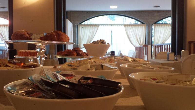 Hotel Postumia Доссобуоно Екстер'єр фото