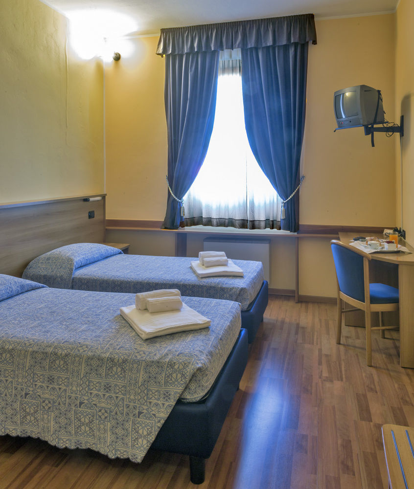 Hotel Postumia Доссобуоно Екстер'єр фото
